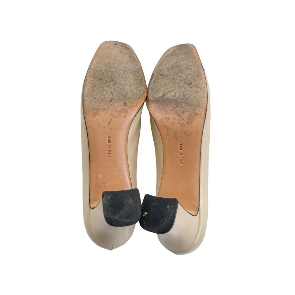 Vintage Salvatore Ferragamo Cap Toe Gancini Pumps - Classic Cream/Black - Picture 3 of 8